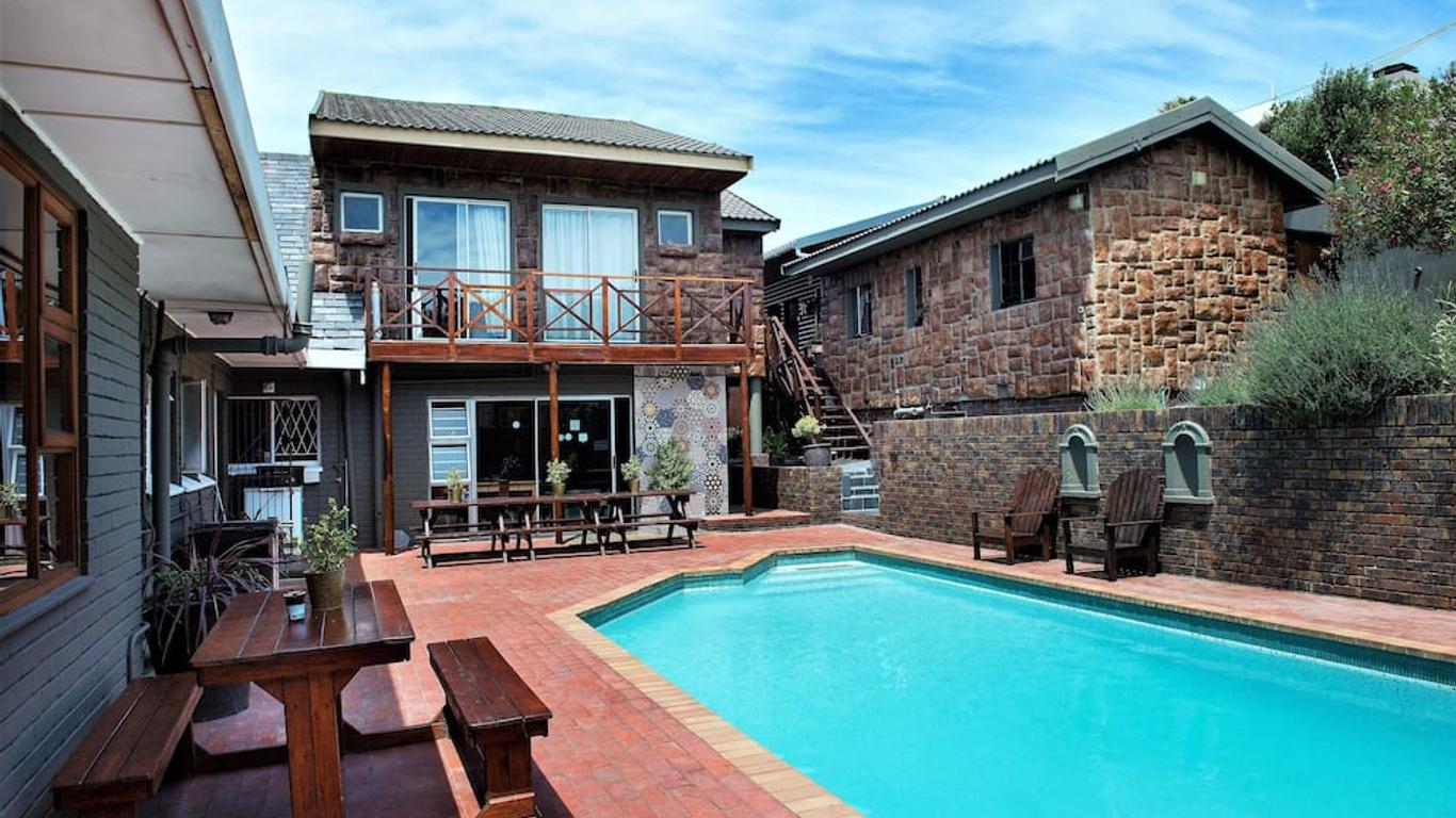 Hotel Lungile Lodge Beachfront Backpackers