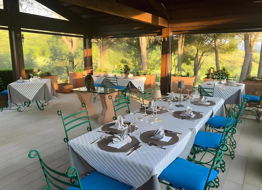 Restaurant Photo