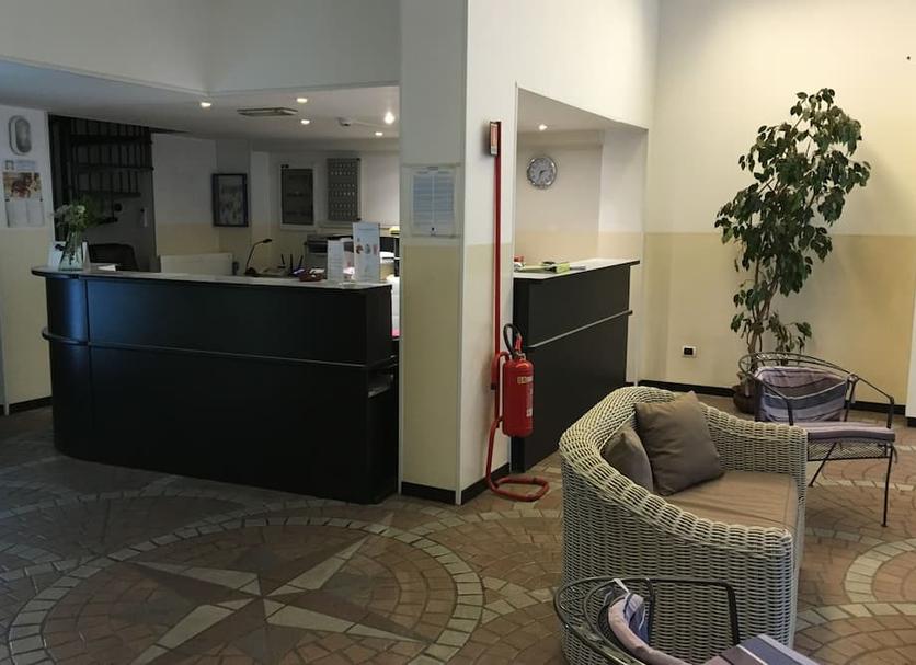 Front desk Photo