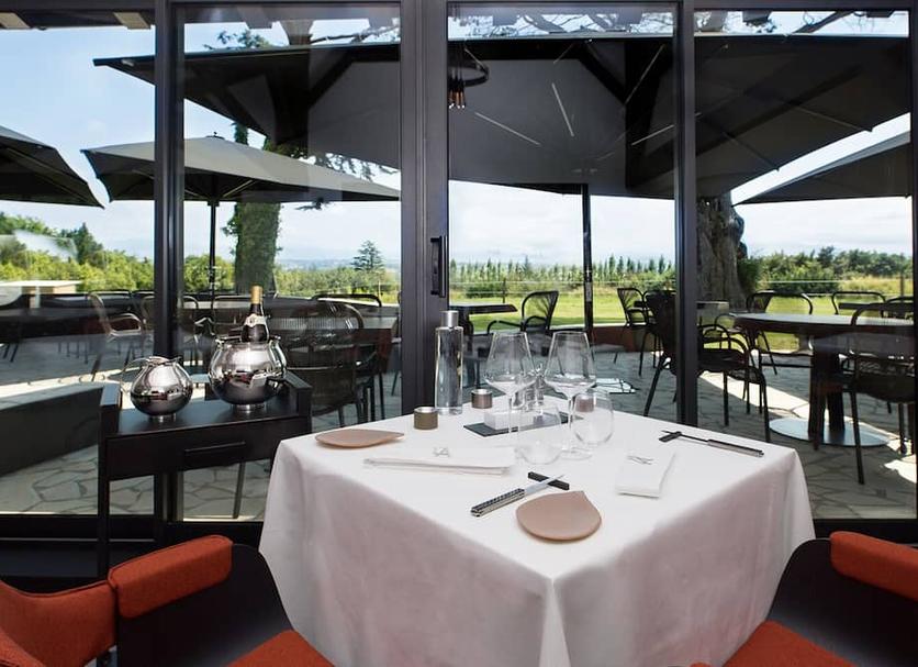 Restaurant Photo