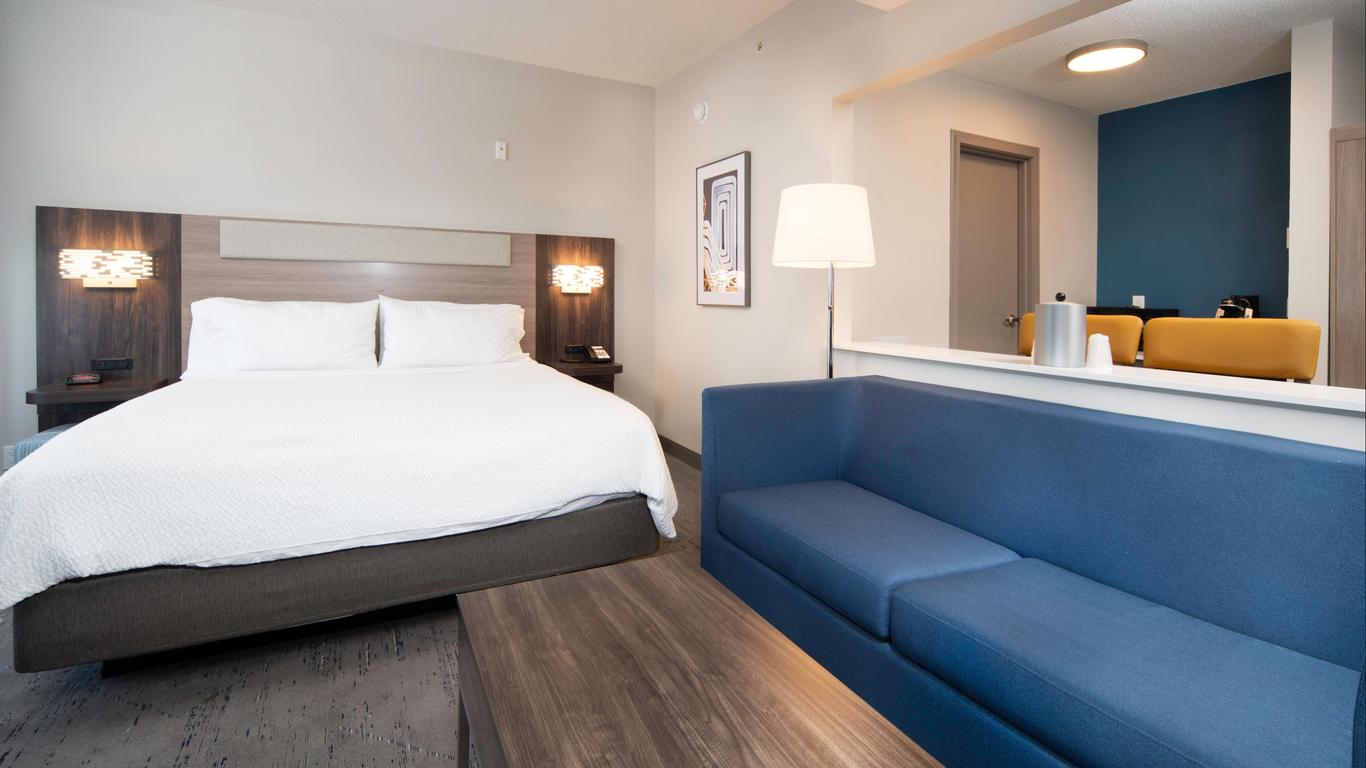 Holiday Inn Express & Suites Indianapolis - East
