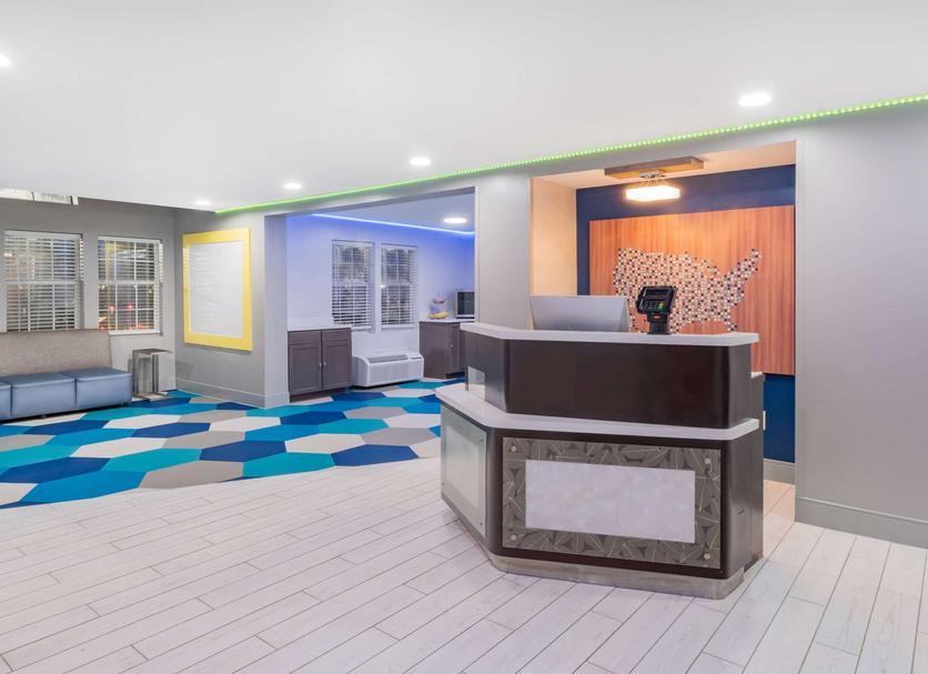 Front desk Photo