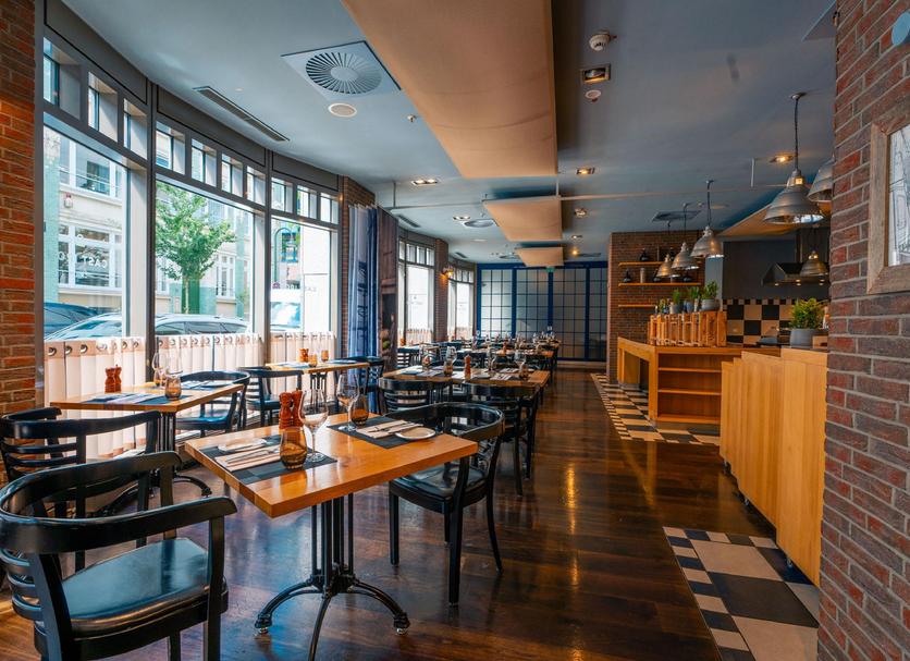 Restaurant Photo