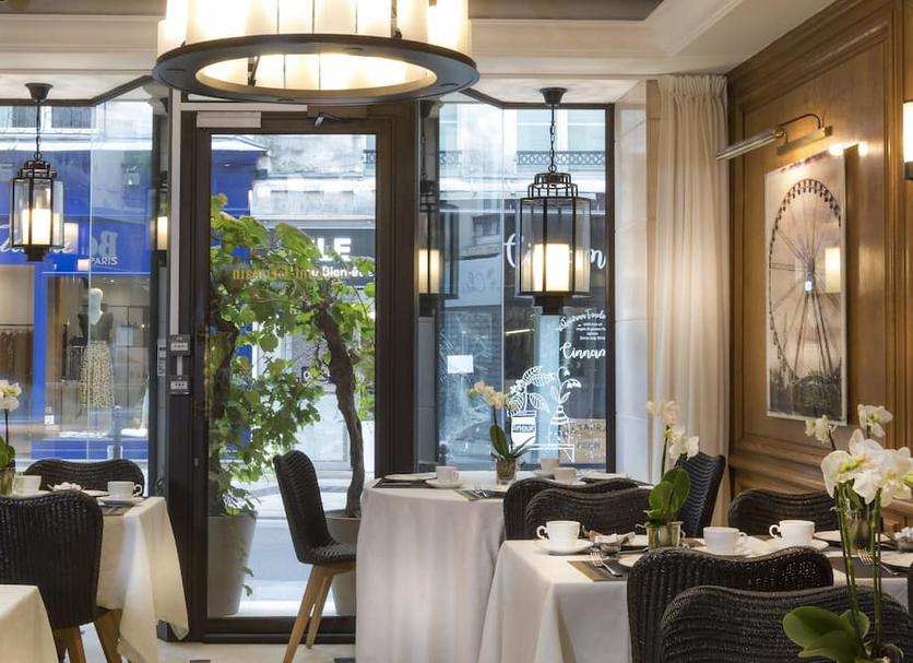 Restaurant Photo