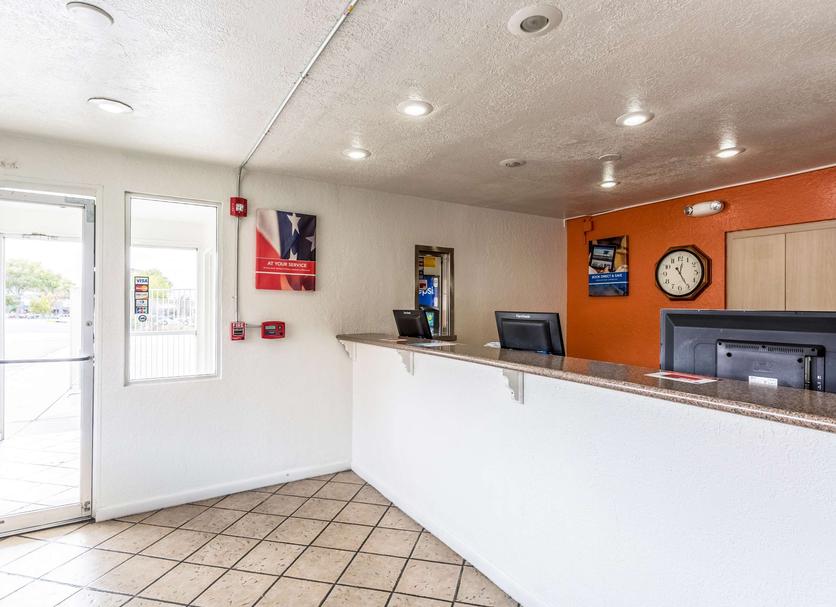 Front desk Photo