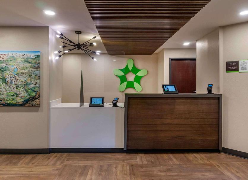 Front desk Photo