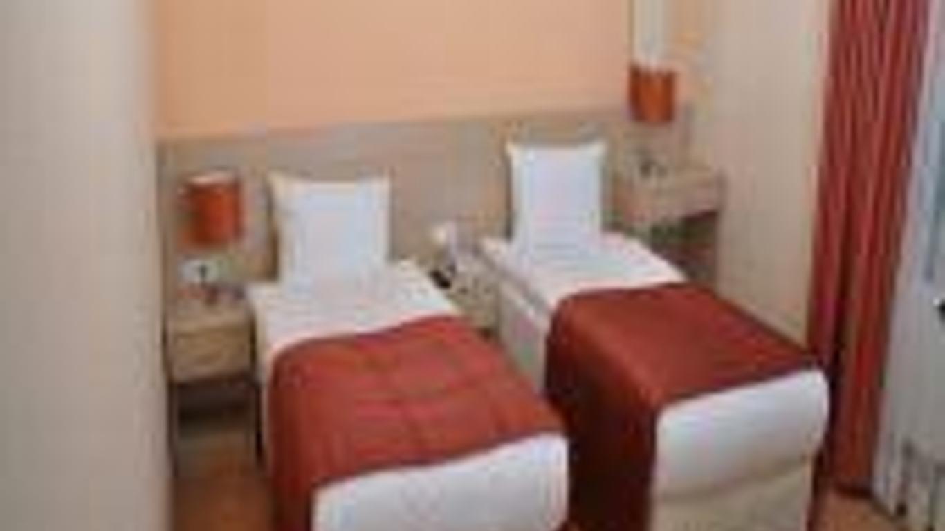 Nif Hotel