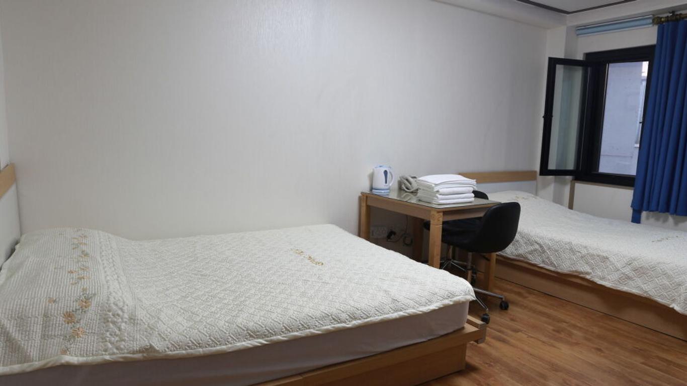 Grand Field Residence Hostel