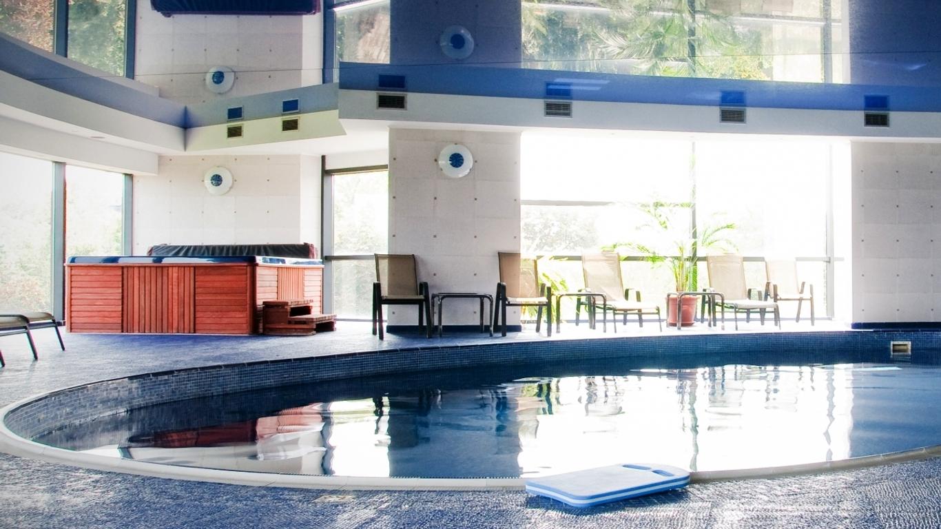 Class Hotel