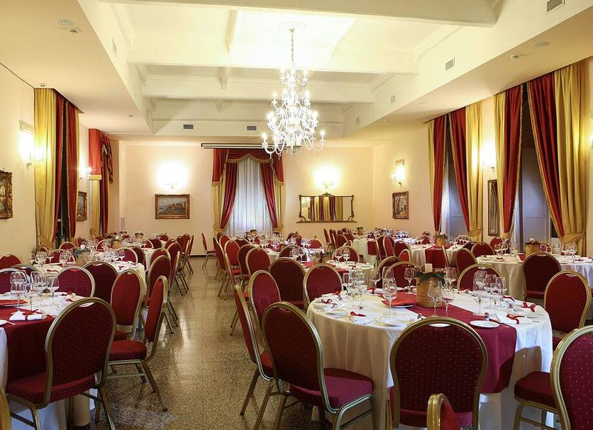 Banquet hall Photo