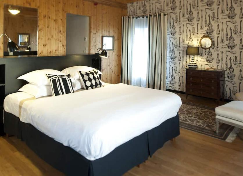 Bedroom Photo