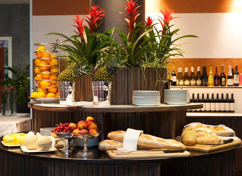 Buffet Photo