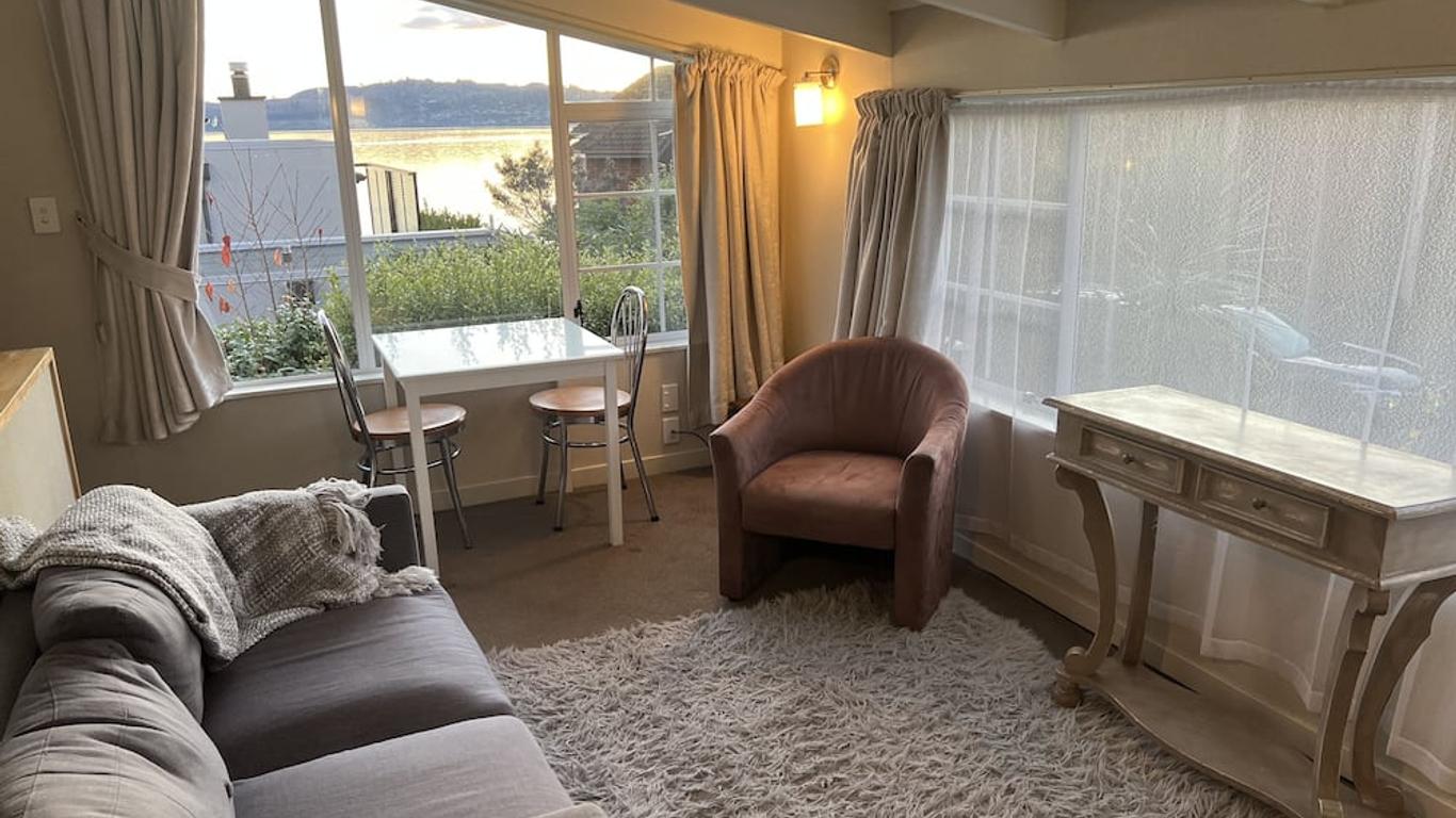 Cottage Mews Motel