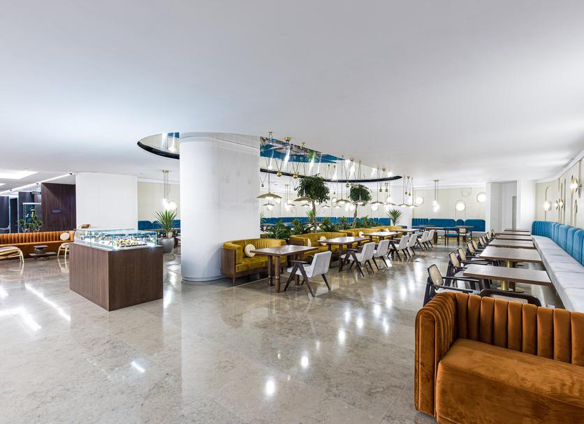 Restaurant Photo
