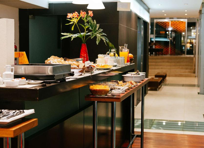 Buffet Photo