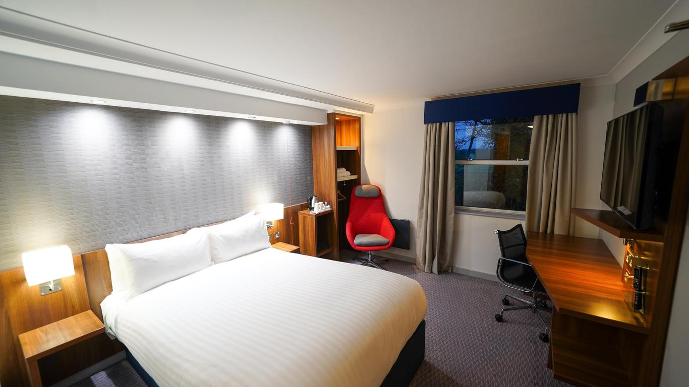 Holiday Inn Express Leeds - East