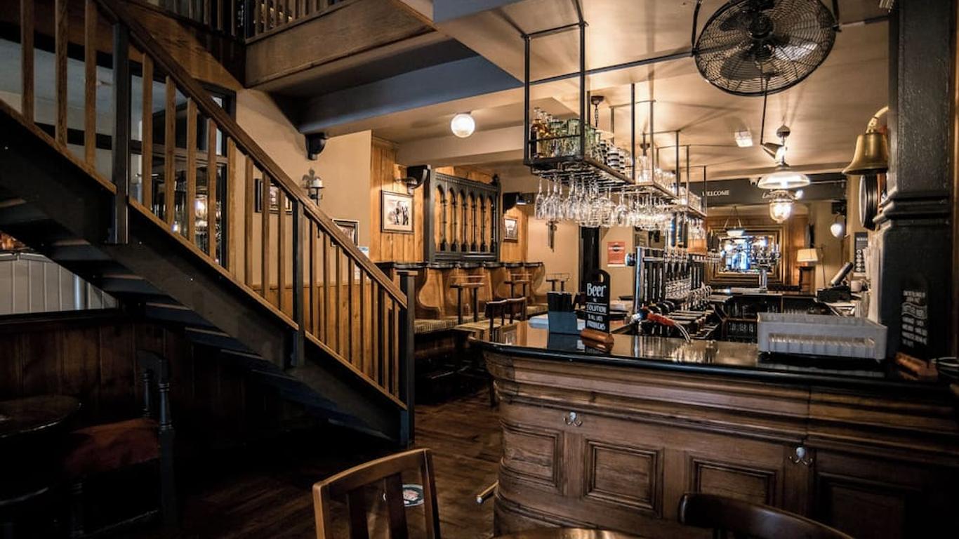 Lower Turks Head