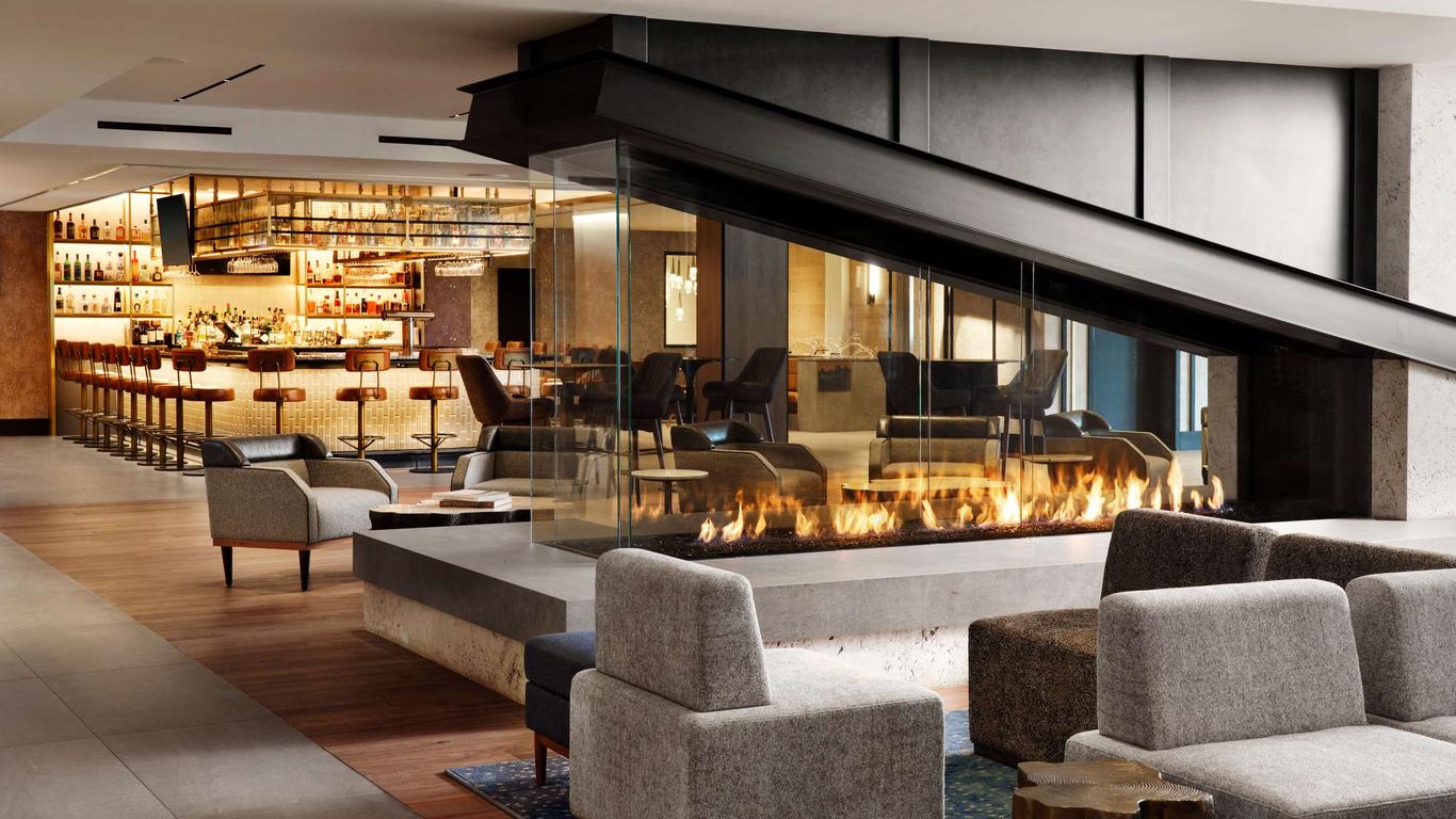 Hotel Alpenrock Breckenridge, Curio Collection by Hilton
