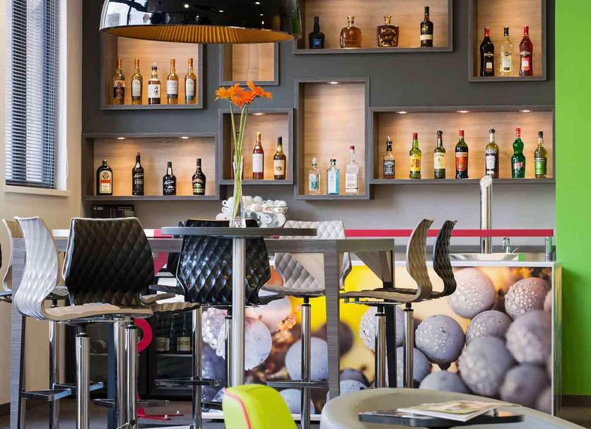 Bar Photo
