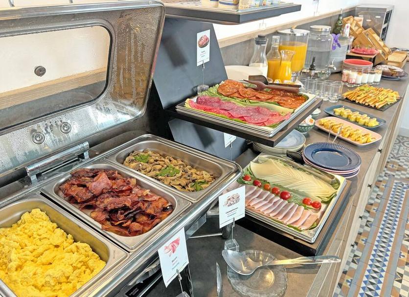Buffet Photo