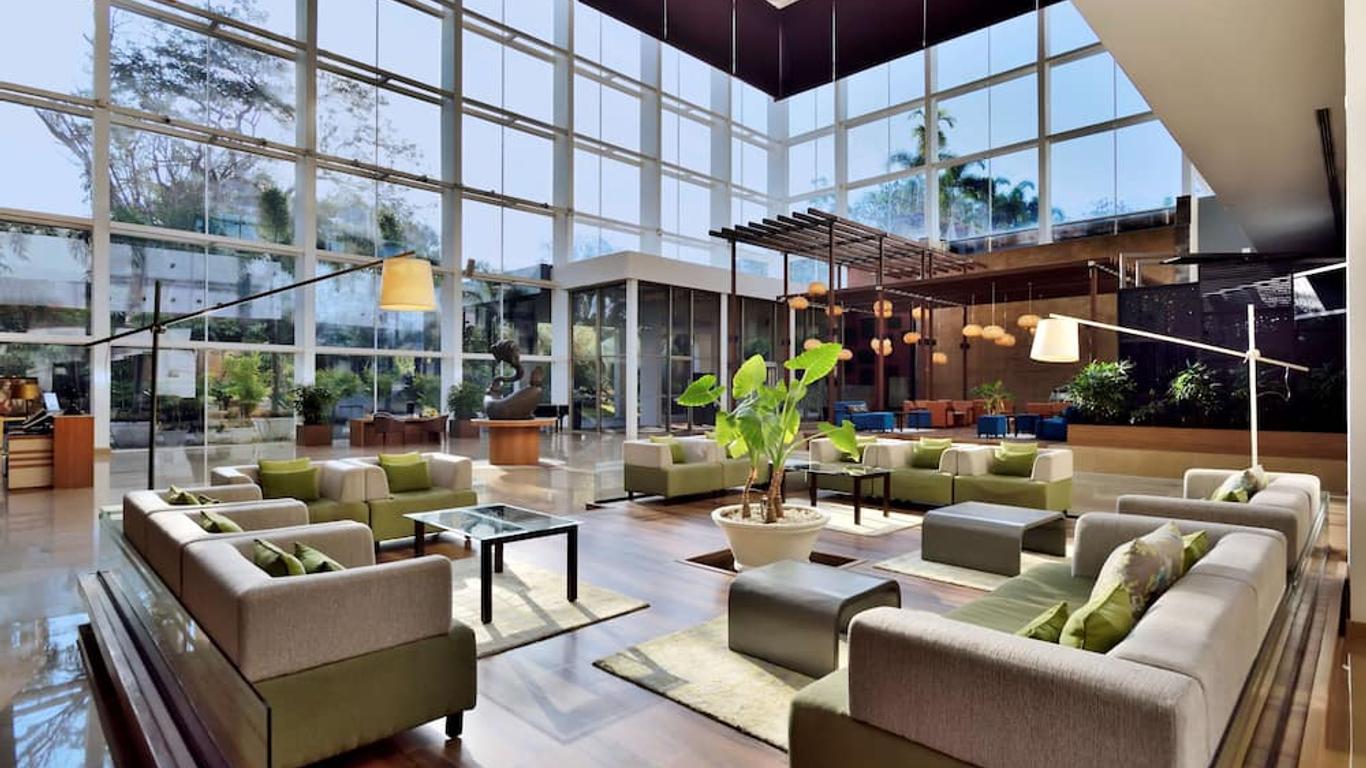 Radisson Blu Plaza Hotel Hyderabad Banjara Hills