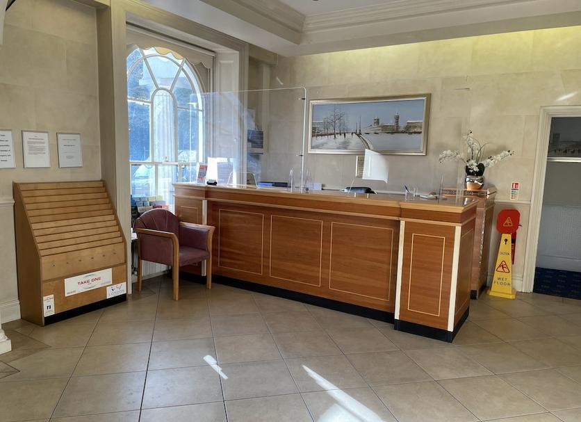 Front desk Photo