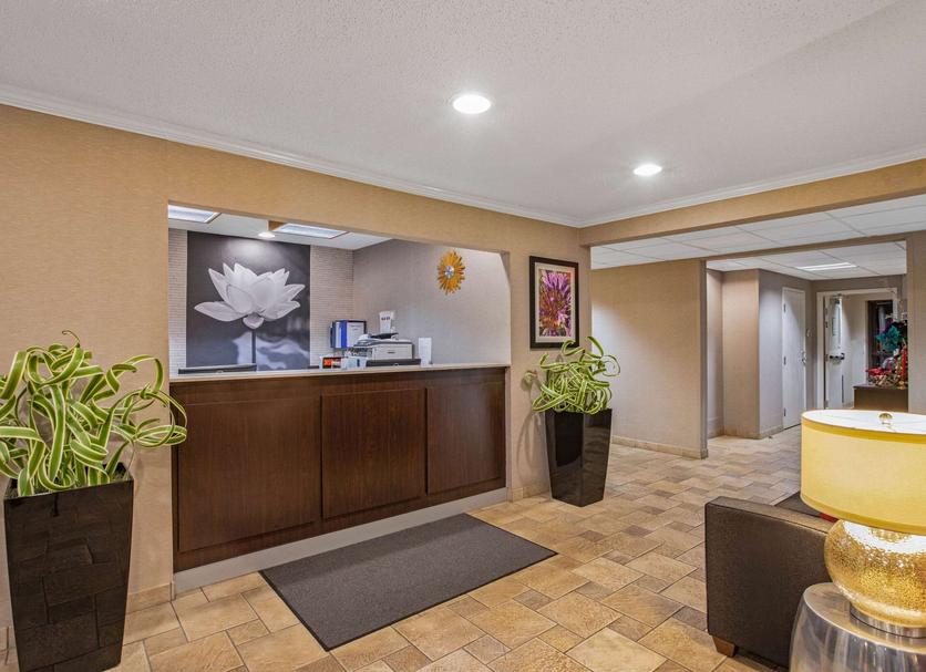 Front desk Photo
