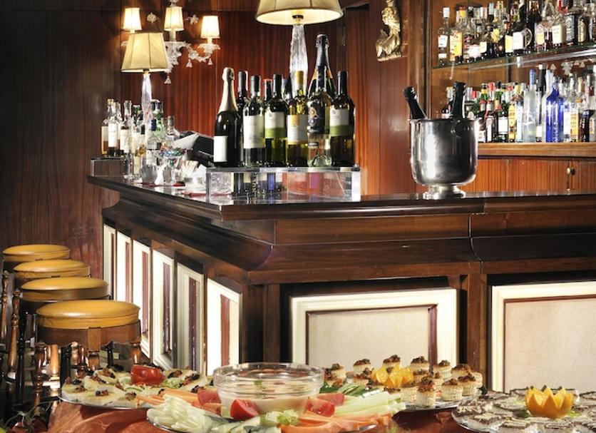 Bar Photo