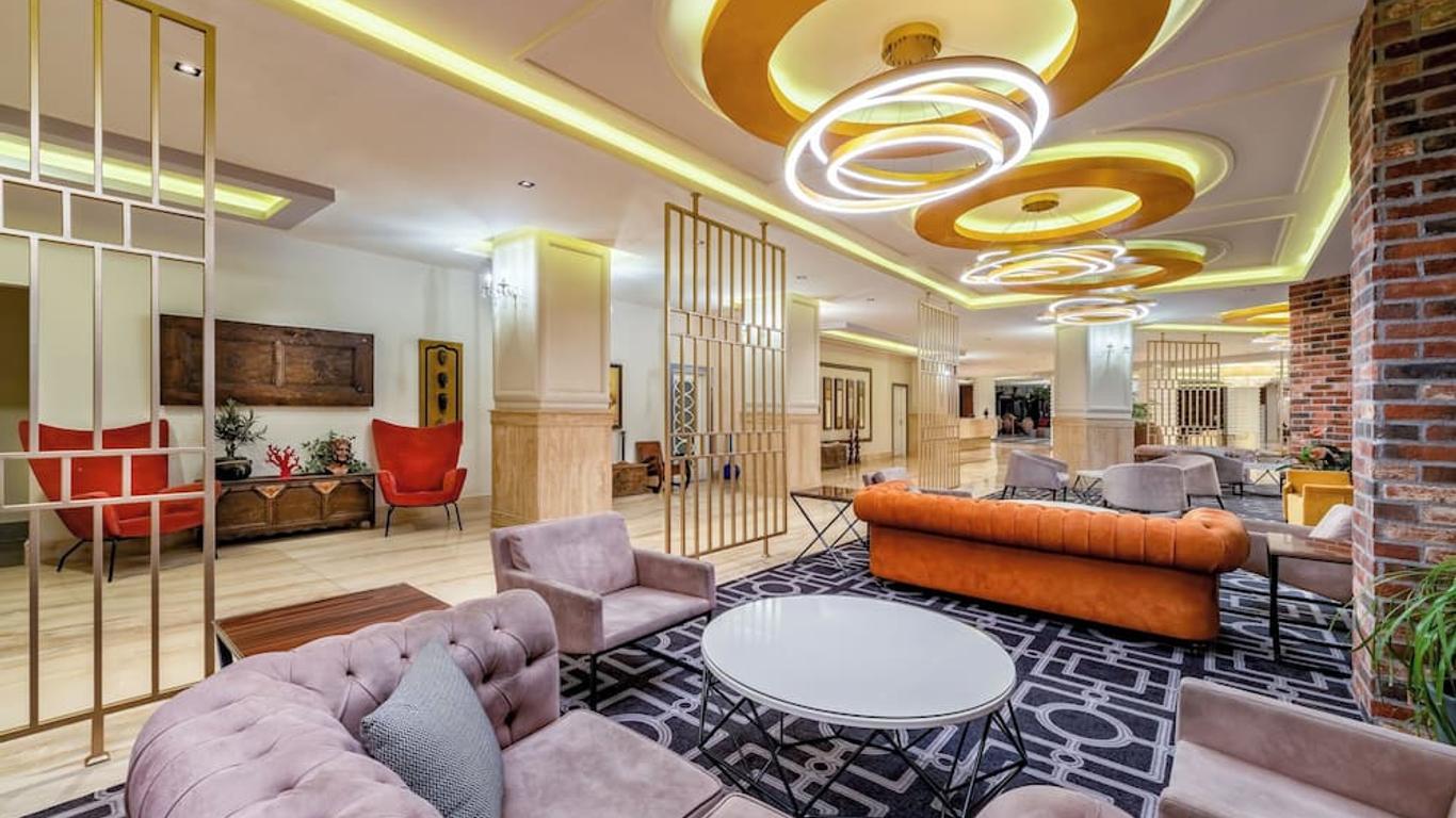 Royal Garden Suite Hotel
