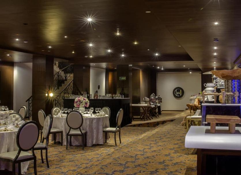 Banquet hall Photo