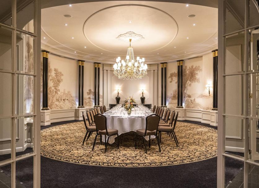 Banquet hall Photo