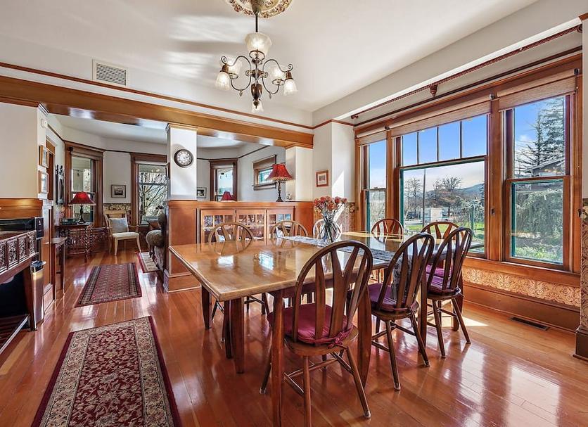 Dining room Photo