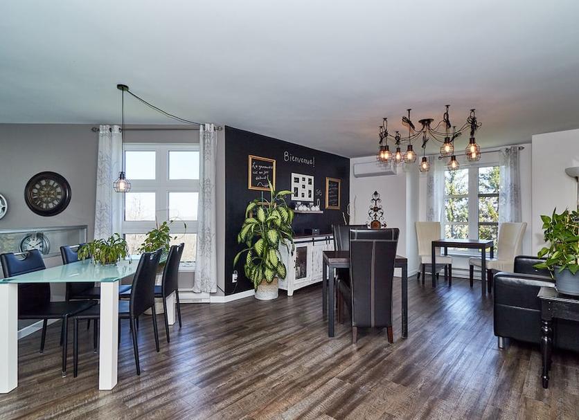 Dining room Photo