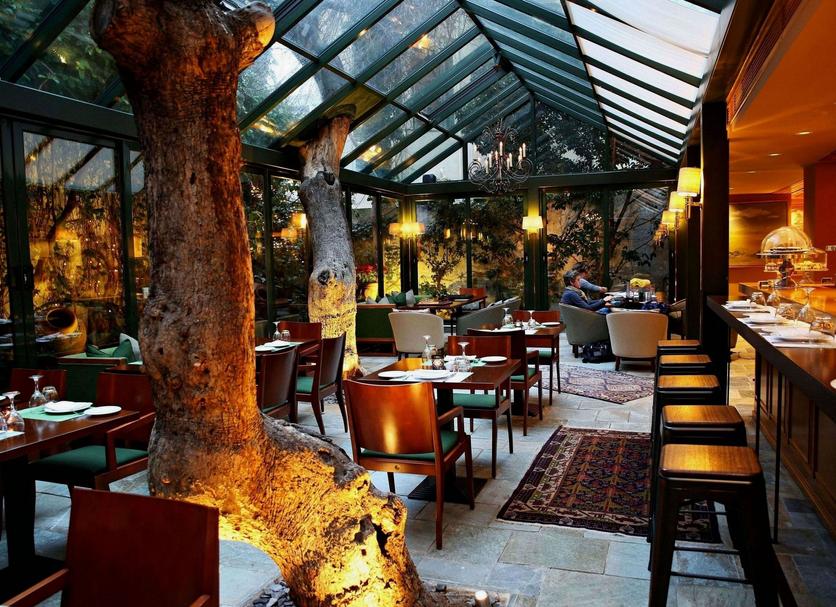 Restaurant Photo
