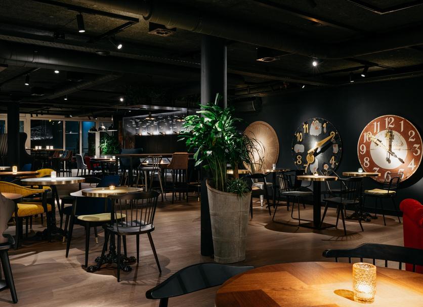 Restaurant Photo