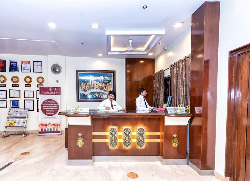 Front desk Photo