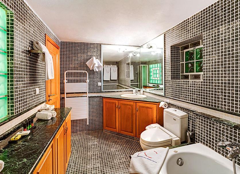 Bathroom Photo