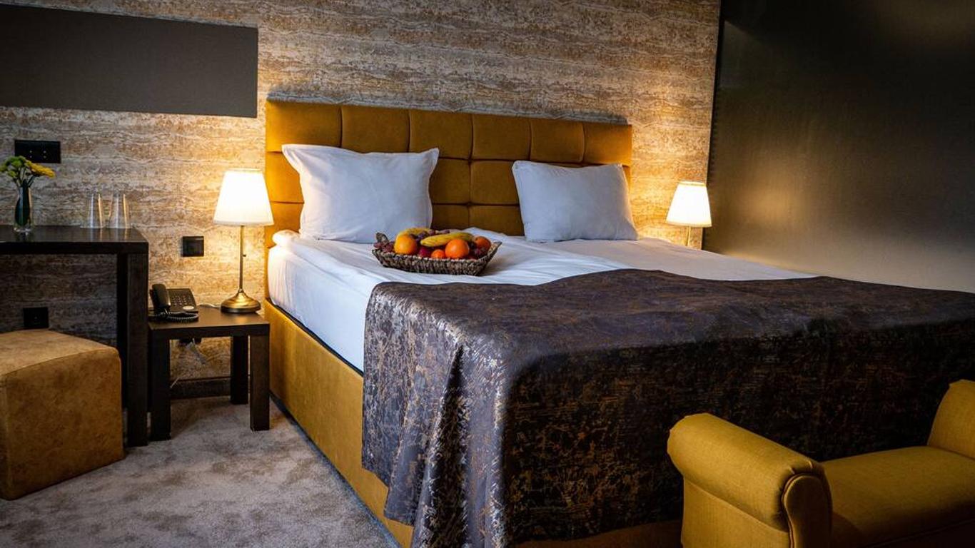 Riverside Boutique Hotel