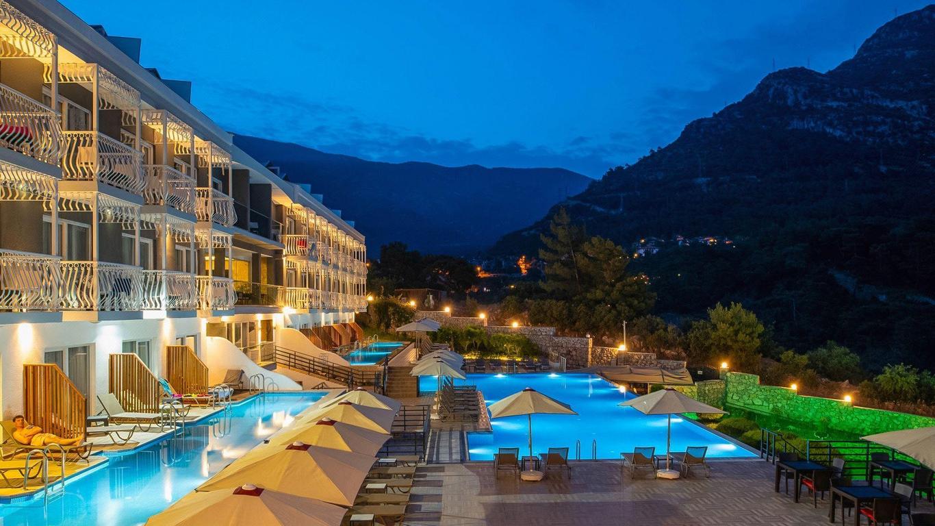 Sertil Deluxe Tropical Suites