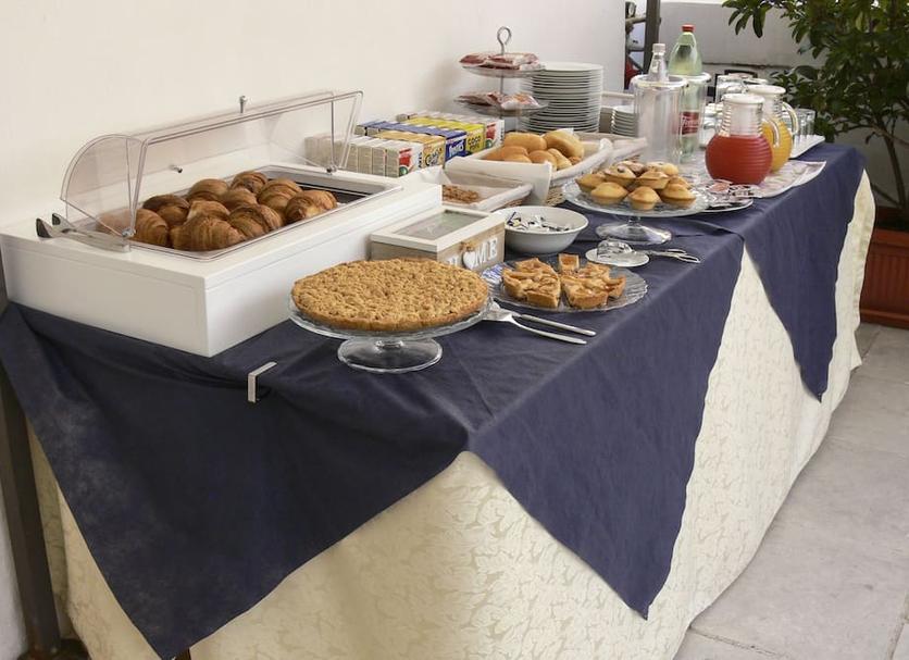 Buffet Photo