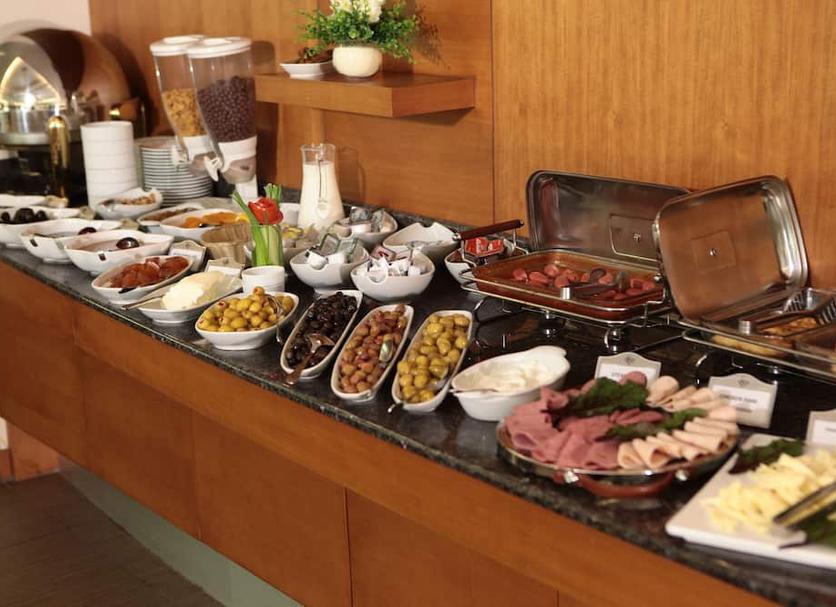 Buffet Photo
