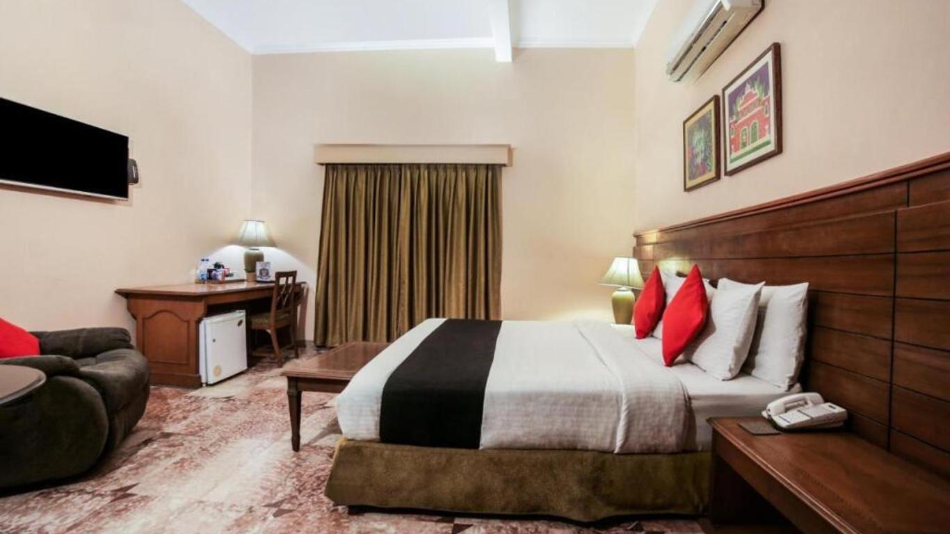 Capital O 10953 Dayal Lodge - A Boutique Hotel