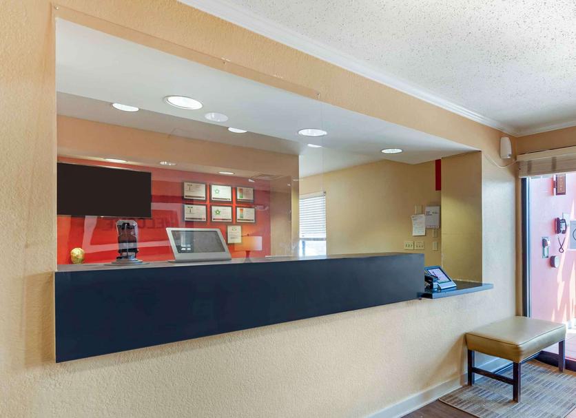 Front desk Photo