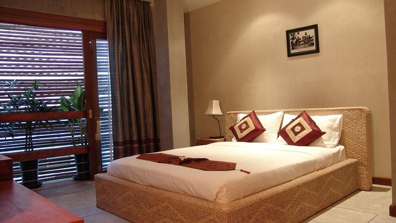 Frangipani Fine Arts Hotel