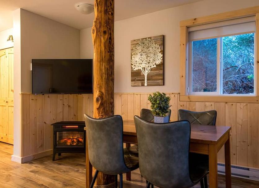 Dining room Photo