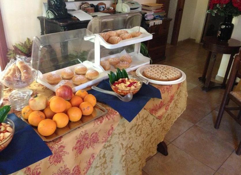 Buffet Photo