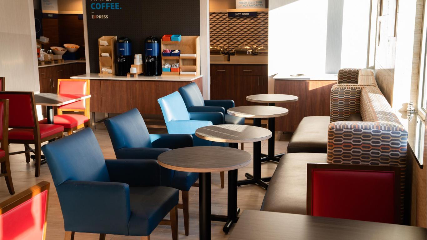 Holiday Inn Express Queens - Maspeth