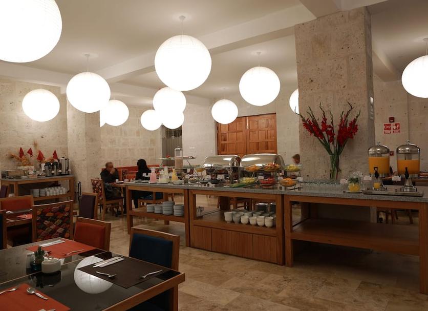 Buffet Photo