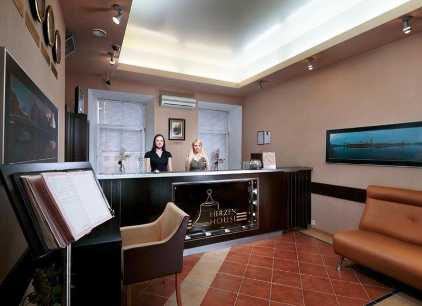 Front desk Photo