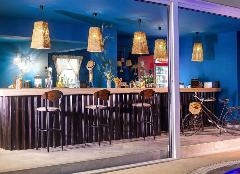 Bar Photo
